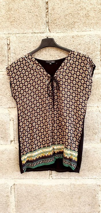 Très belle blouse de chez etam t34 mais taille 36 en très bon état 👌