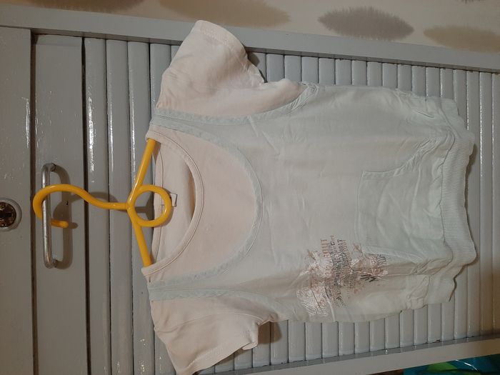 1 sweat et 2 tee shirts filles Taille 3 ans - photo numéro 4
