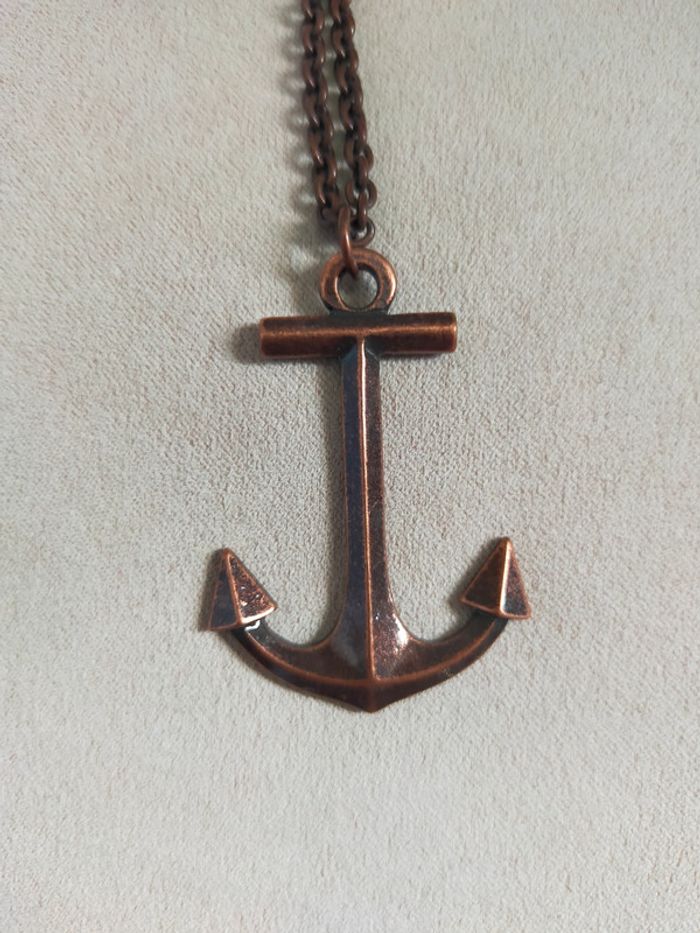 Collier vintage ancre marine en métal cuivré