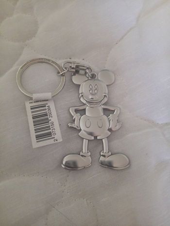 Porte clé Mickey Disneyland Paris neuf 