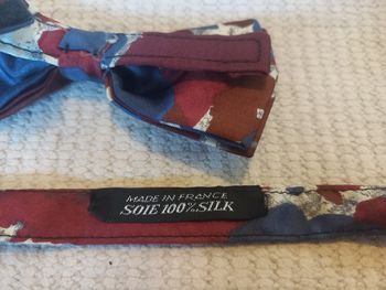 🎀 Nœud papillon Made in France – 100 % soie – Motifs bordeaux & bleu