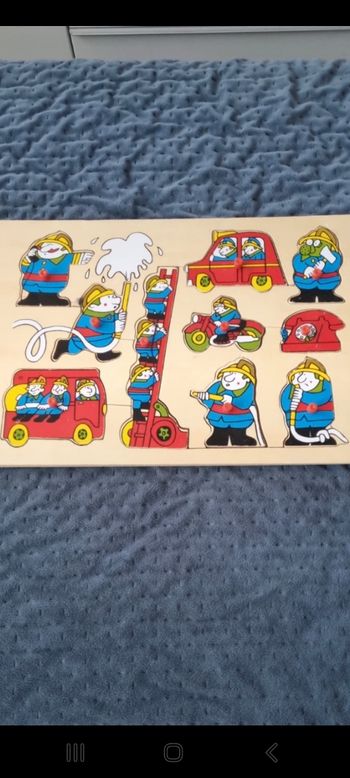 Puzzle d encastrement en bois