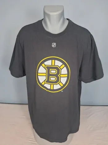 T-shirt NHL vintage Reebok – Boston Bruins #33 Chara – Taille 2XL (621)