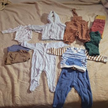 Lot vêtements bébé garçon 12 mois TBE