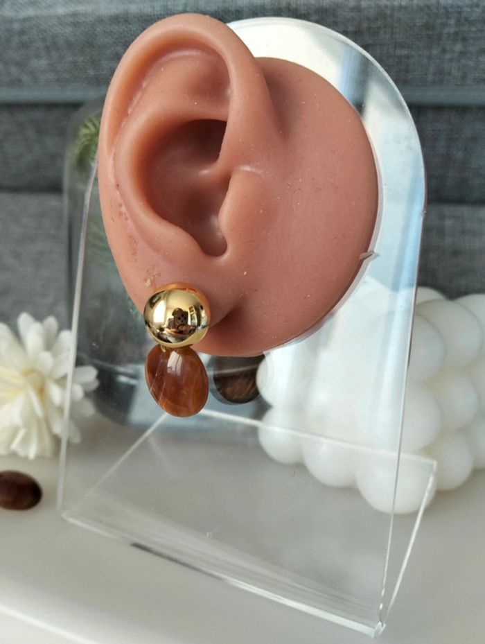 Petites boucles d'oreilles marron doré - photo numéro 4