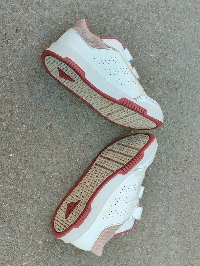 Adidas Minnie pointure 33 - photo numéro 4