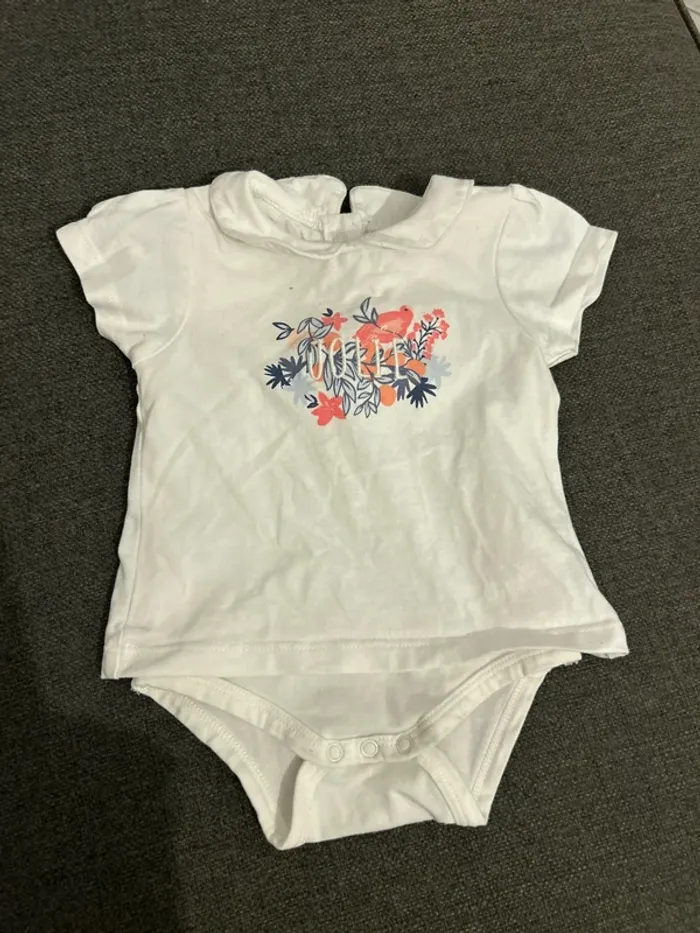 T-shirt avec body bébé