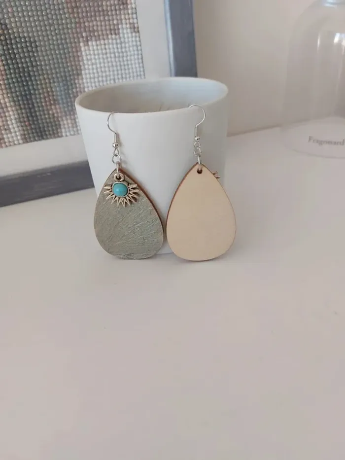 Boucles d'oreilles bois peint gris métallisé - photo numéro 2