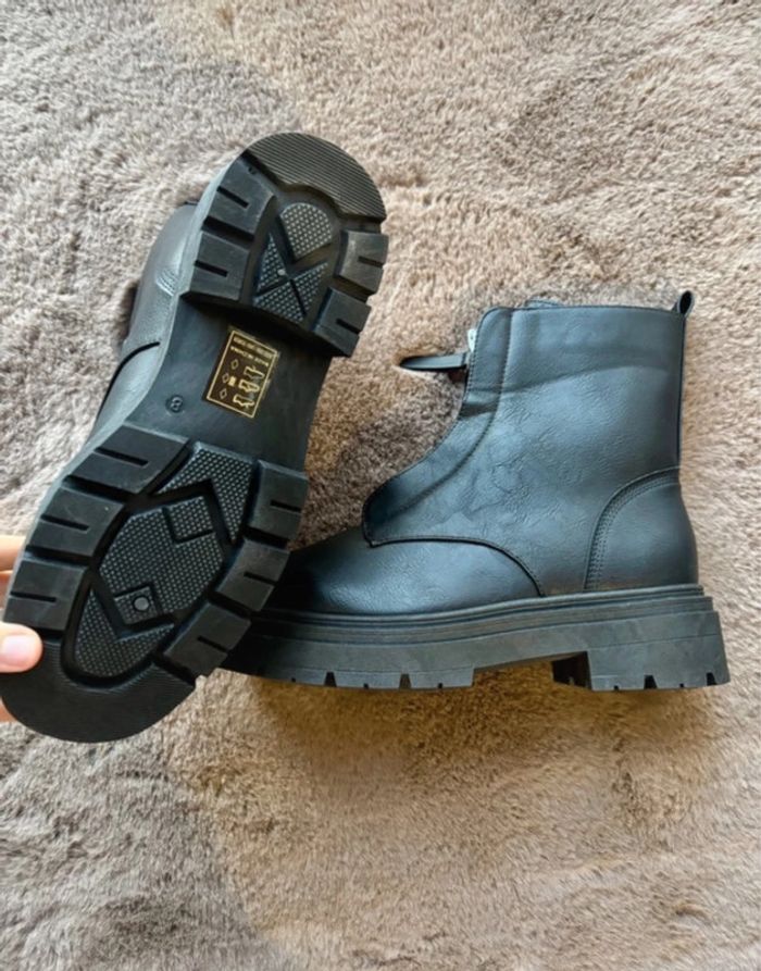 Bottines neuve similicuir noir - taille 39 boutique bohème - photo numéro 3