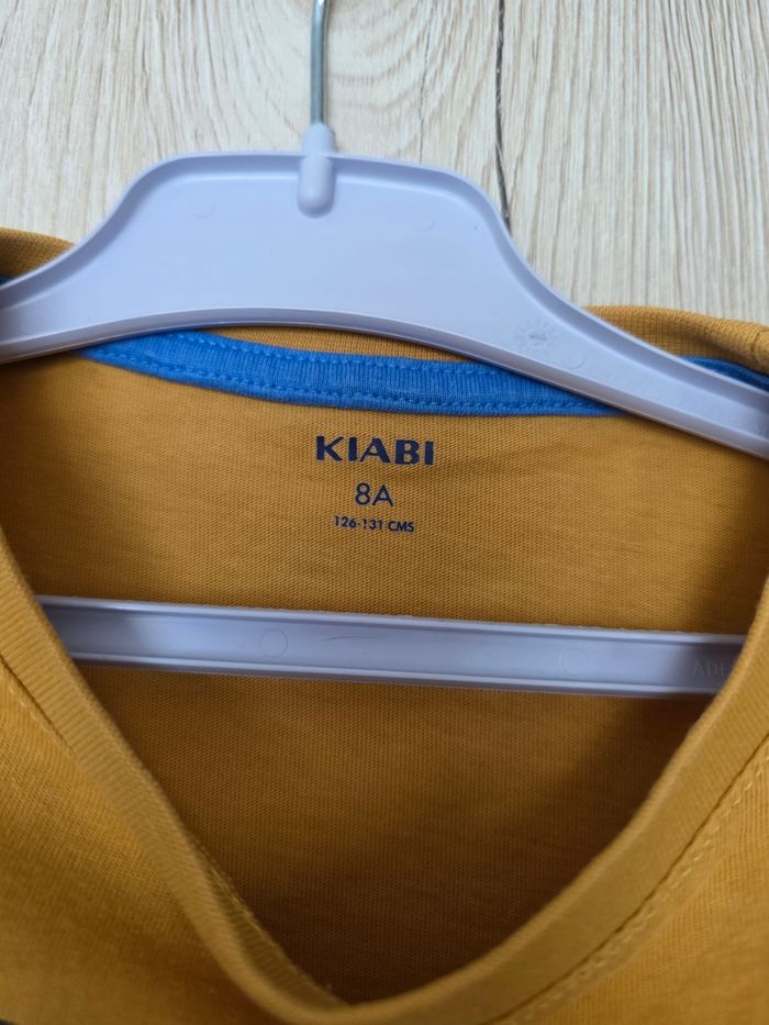 TEE-SHIRT GARÇON 👦 MANCHE LONGUE MOTIF DRAGON  JOUE DE LA GUITARE 🎸 TAILLE 8ANS MARQUE KIABI - photo numéro 3