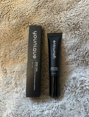 NEW Base floutante Matifiante Younique