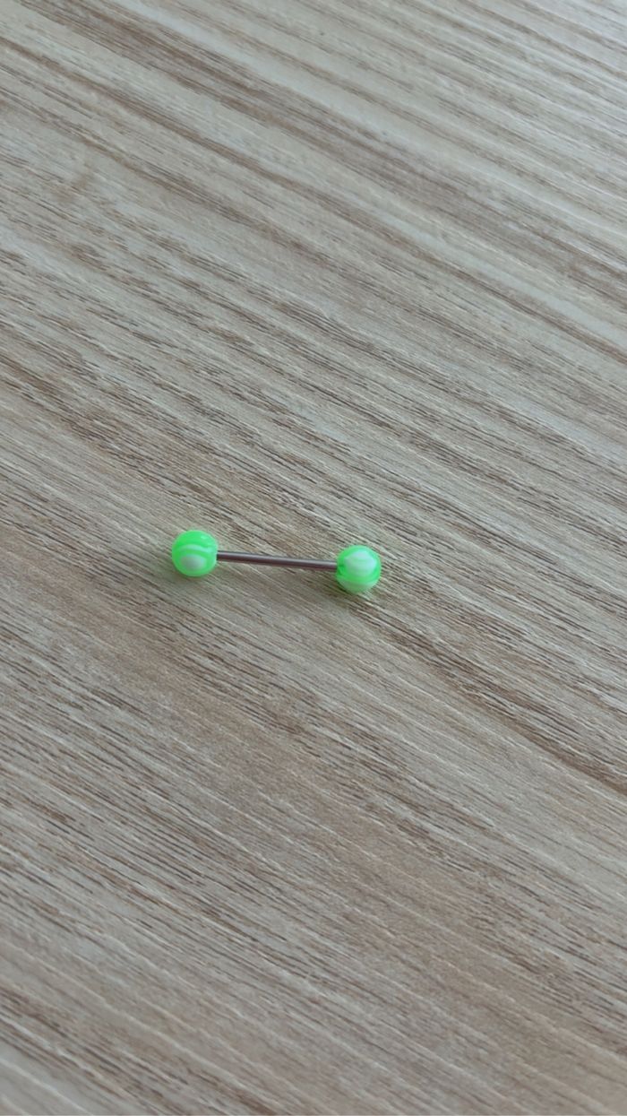 Piercing à la langue en acier inoxydable