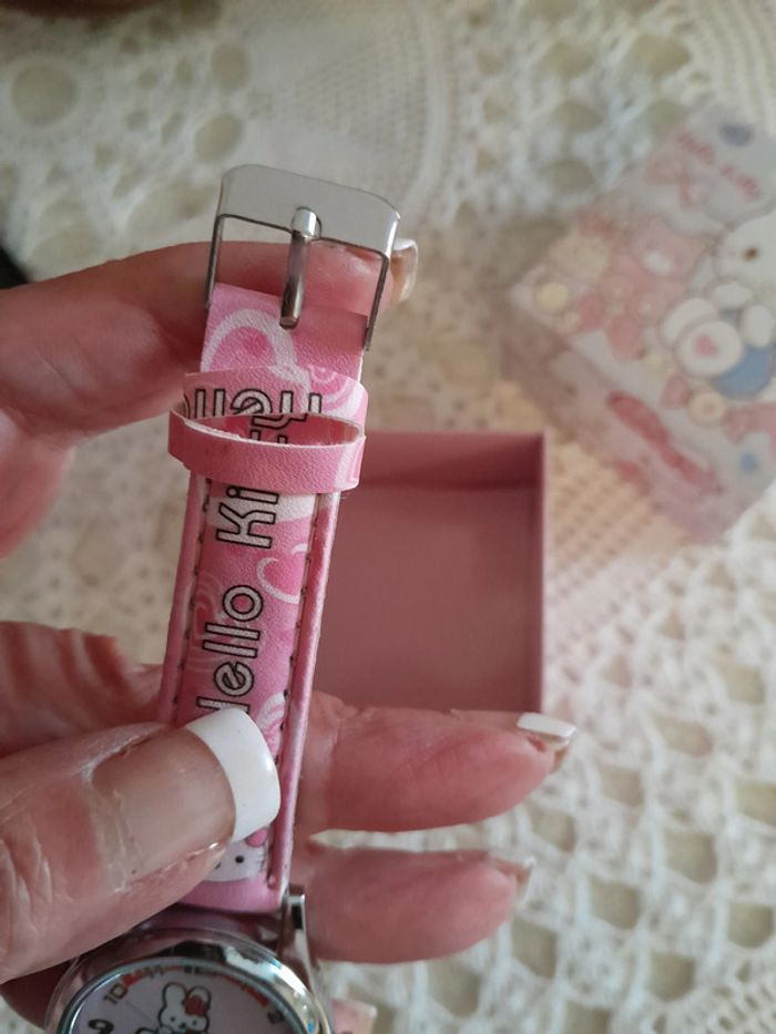 Montre enfant, Hello Kitty couleur rose et argentée - photo numéro 5