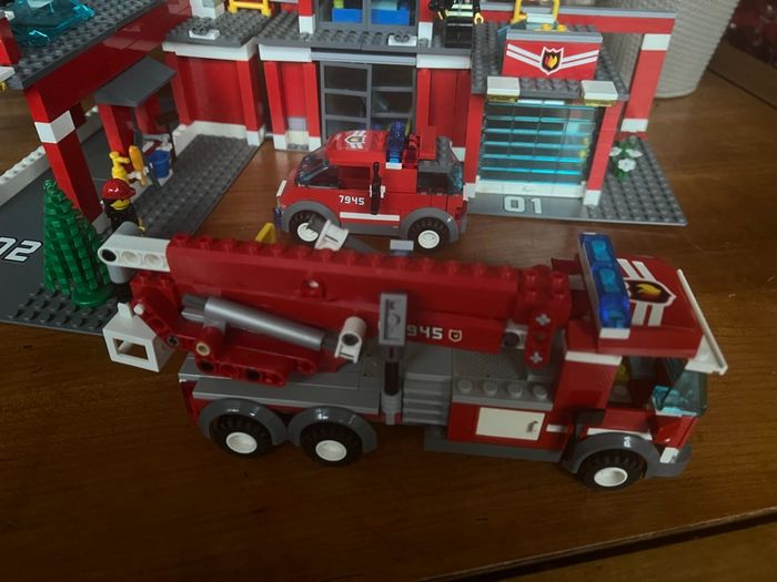 Lego caserne des pompiers 7945 - photo numéro 5