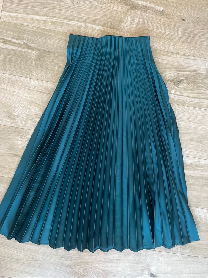 Jupe mimi plissée verte Zara taille XS
