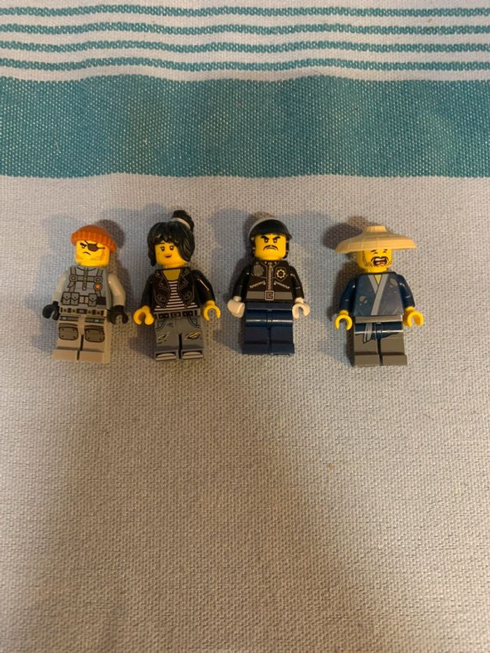Lego ninjago figurines set 70607