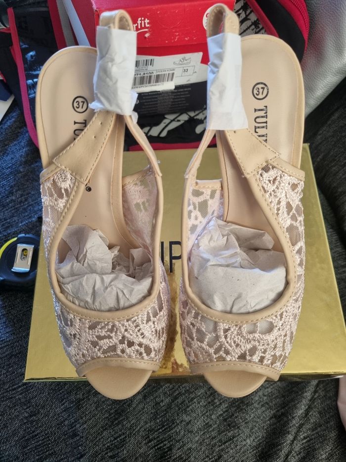 Sandales à très haut talons neuves - photo numéro 3