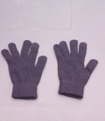 Paire de gants en laine-acrylique