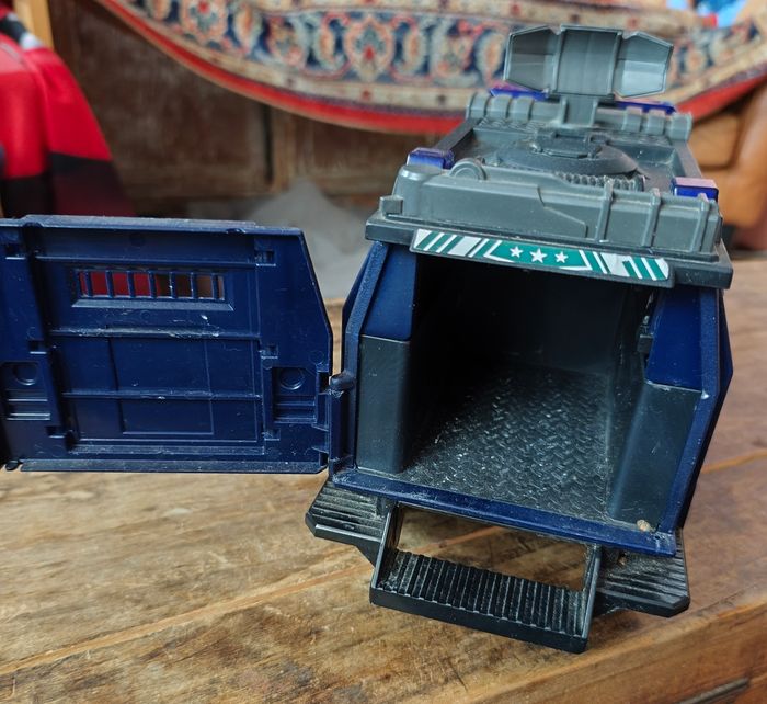 Camion d Unité Spéciale du Swat - photo numéro 3