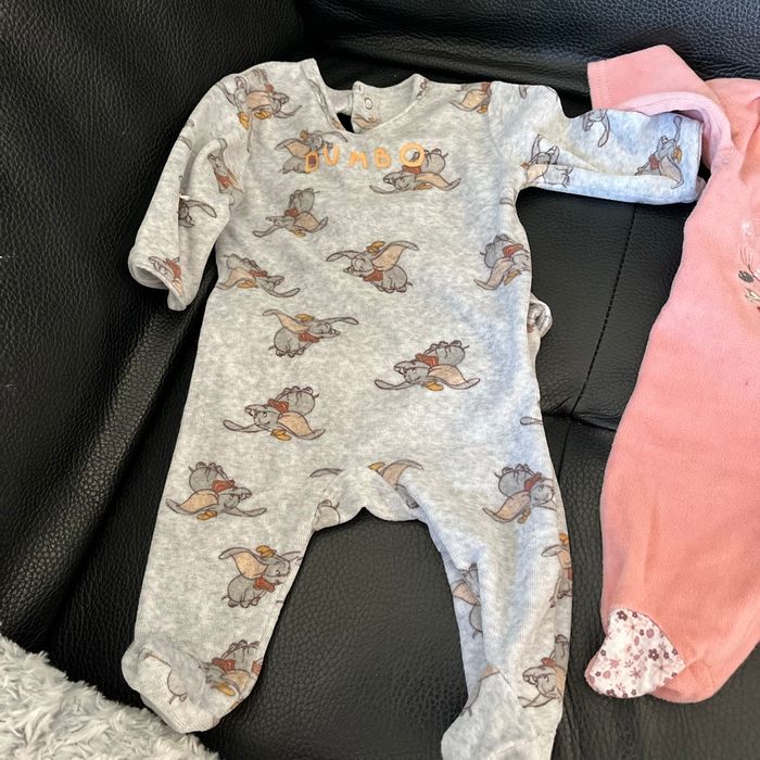 2 pyjamas Disney - photo numéro 3