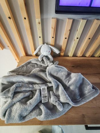 lapin couverture 2 en 1 grise sucre d orge