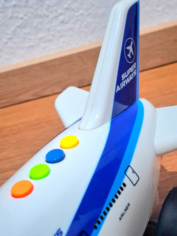 Avion Super Wheelz sons & lumières - photo numéro 4