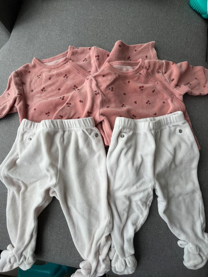 2 pyjamas bébé - photo numéro 3