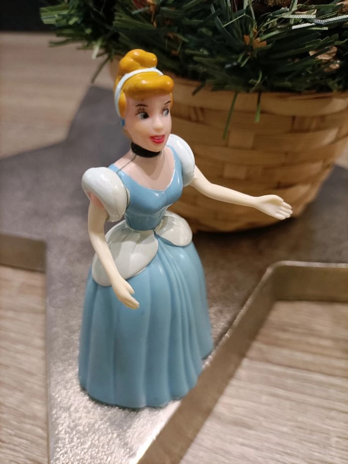 Figurine princesse Cendrillon Disney - photo numéro 2
