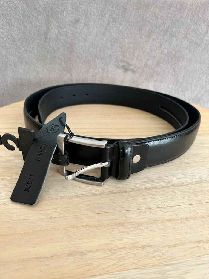 Ceinture en cuir noir taille 115 cm