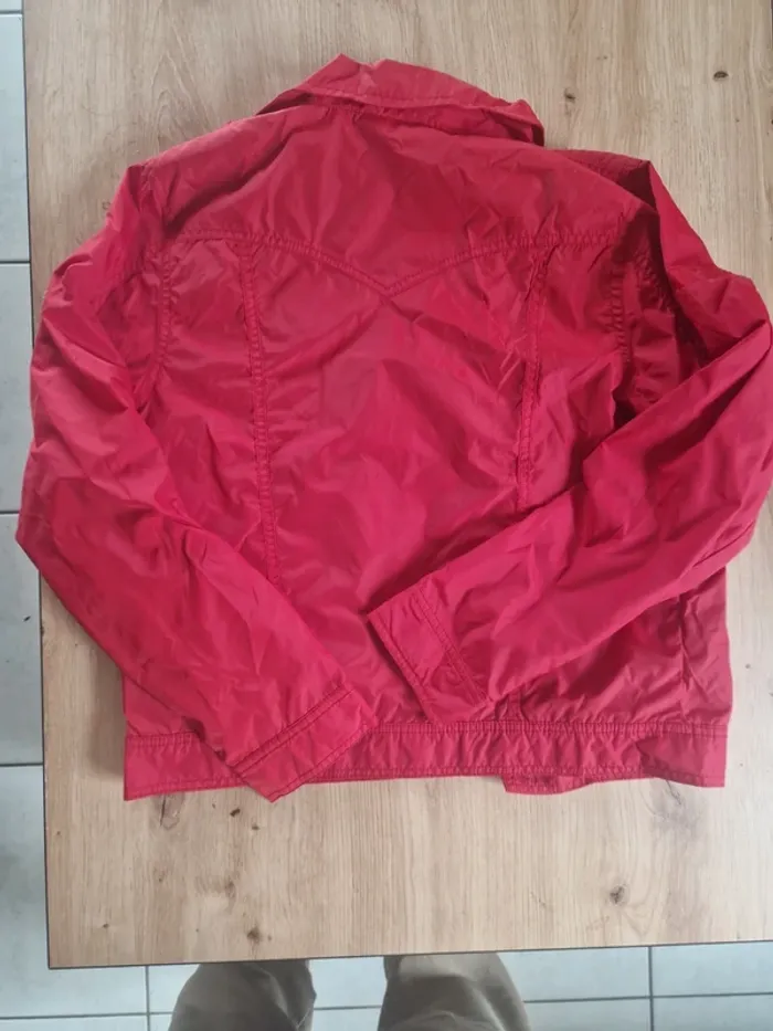 Veste légère levis taille 12 ans rouge très bon état - photo numéro 9