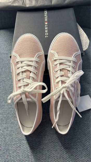 Sneakers - baskets Tommy Hilfiger neufs taille 39
