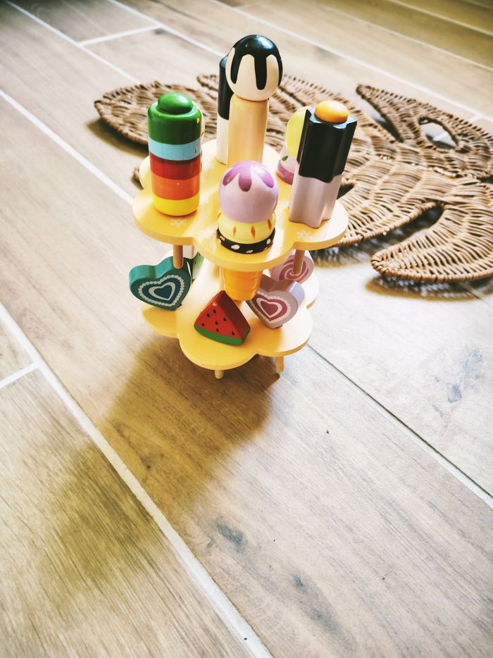 🍭Dinette présentoir avec différentes glaces et sucettes en bois marque Vertbaudet - photo numéro 2