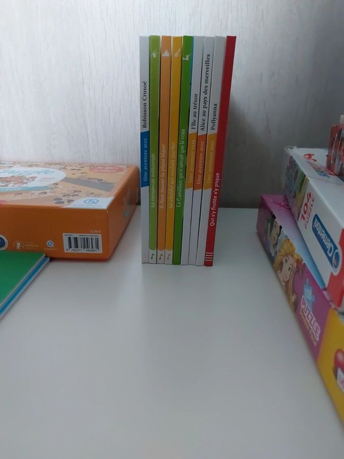 9 livres MCdo. En parfait état. - photo numéro 2