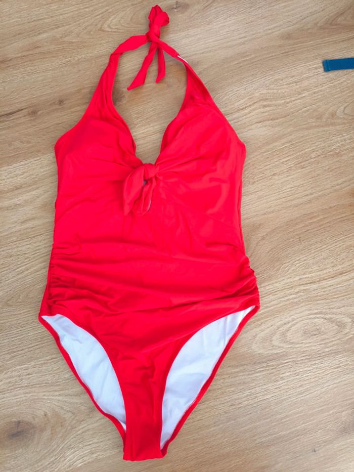 Maillot de bain une pièce rouge  Taille L Neuf