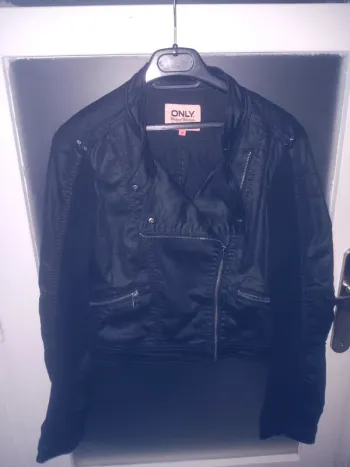 Veste noire femme ONLY noire effet cuir zippée