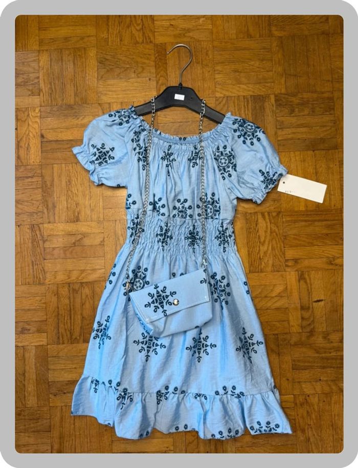 Robe bleue à détails bleus - photo numéro 3