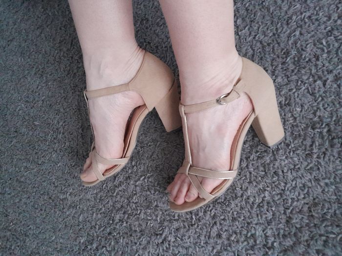 Jolie paire de talons beige T39 - photo numéro 4