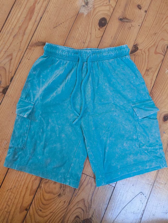 Short vert délavé