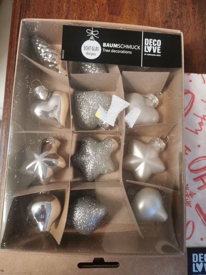Gros lot de noel neuf valeur 22 euros - photo numéro 2