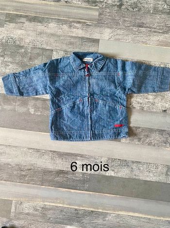Veste en jean en taille 6 mois