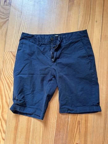 Short bermuda taille 40