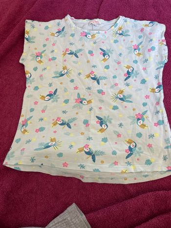 Tee Shirt bleu motifs oiseaux et fleurs 