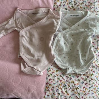 Lot de deux bodys 1mois