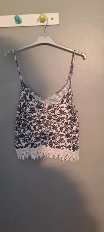 Débardeur femme tons bleu et blanc - Marque Pimkie - Taille 40 - Très bon état.