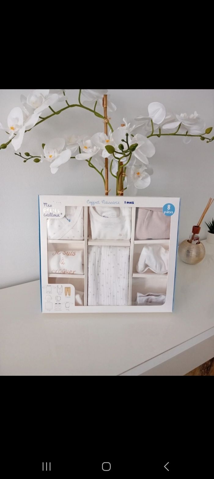 Coffret naissance neuf