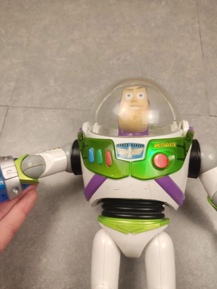 Jouet buzz l'éclair toy story lumineux Mattel 2012 - photo numéro 2