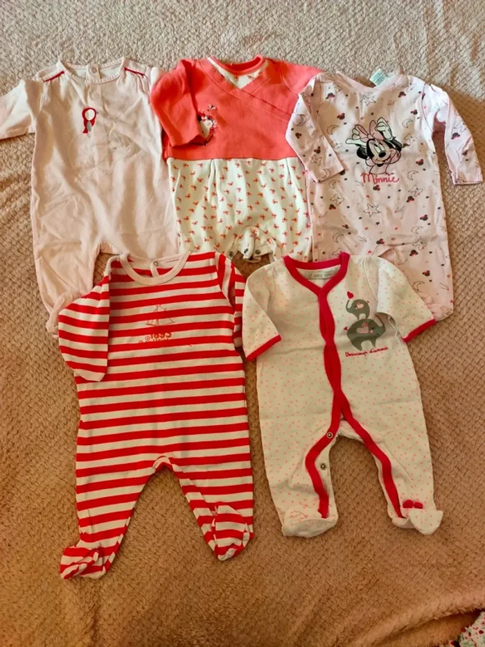 Lot de 5 pyjamas taille 3 mois
