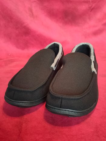 Pantoufles chaudes noires pointure 46 neuves