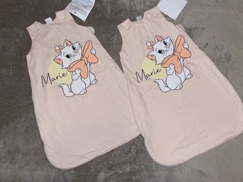 Deux gigoteuses Marie jumelles