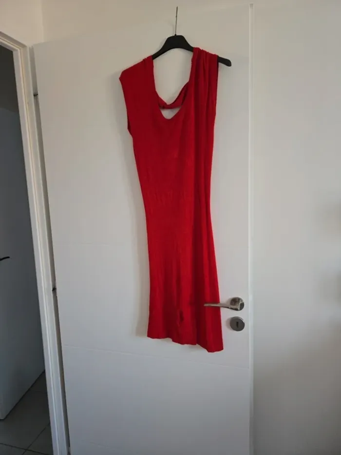 Robe courte moulante rouge